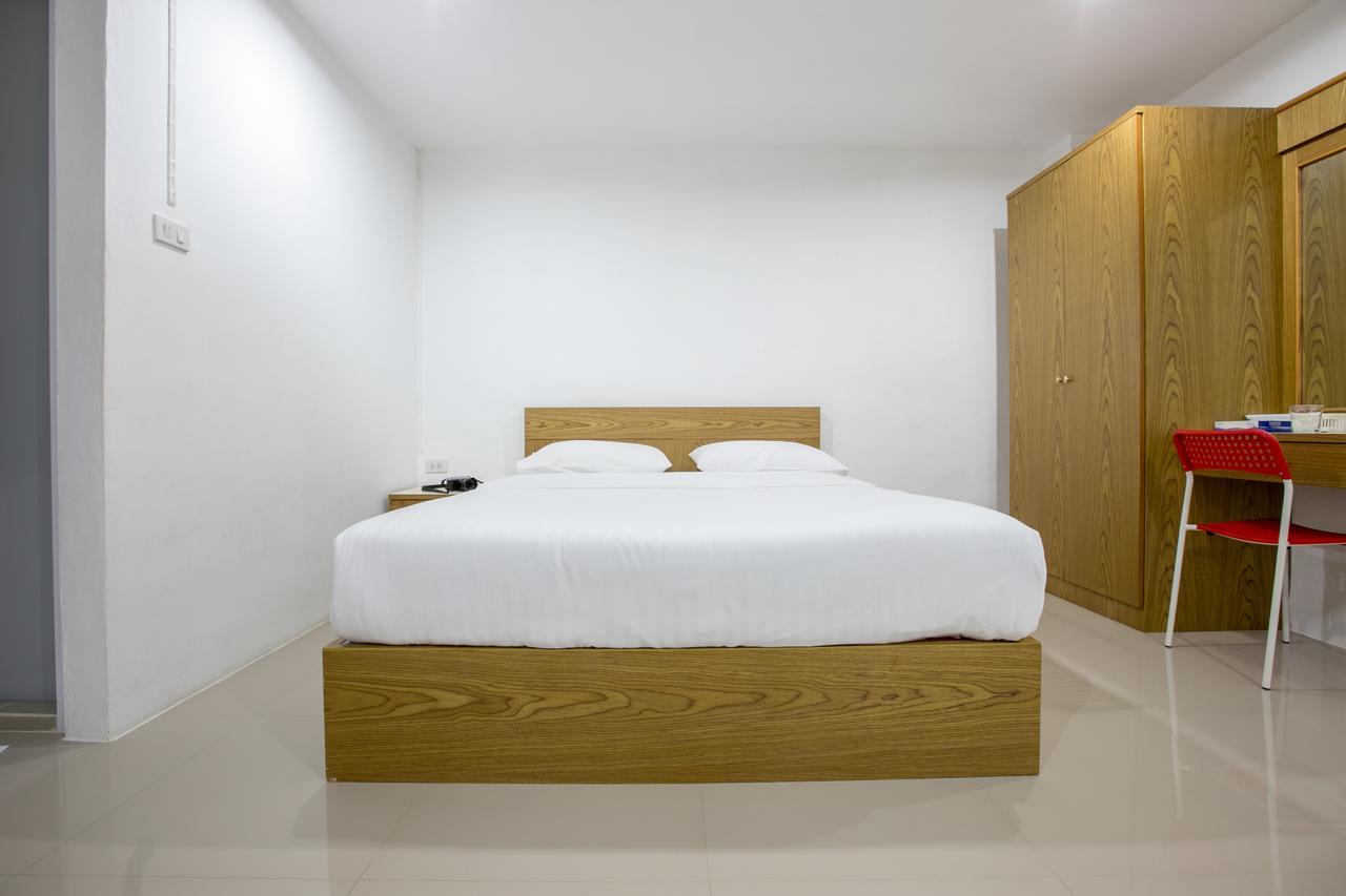 Chamnan Residence Hat Yai Bagian luar foto